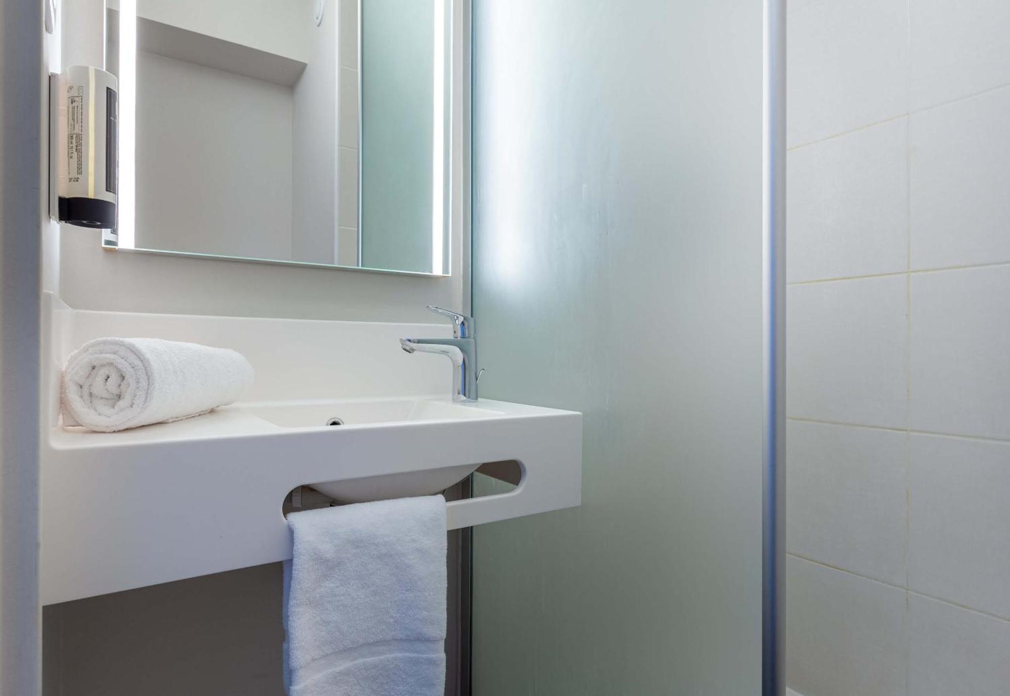 B&B Hotel Chartres Oceane Luaran gambar